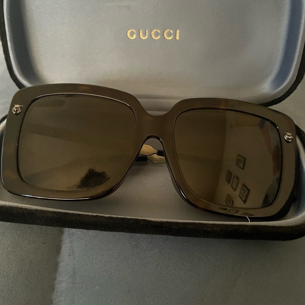 GUCCI Authentic sunglasses